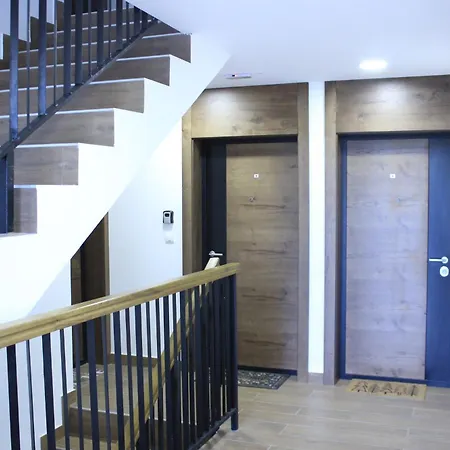 Dobro Dosli U Carne Vrhove! *